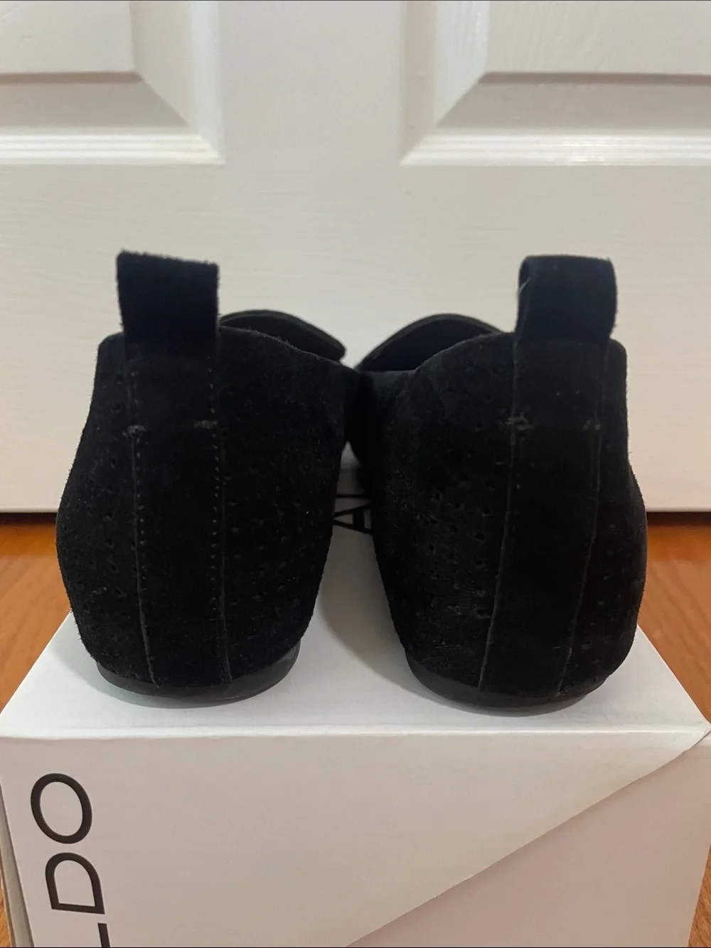 GUC - Aldo Latrice Black Pointed Suede Slip-On Loafers